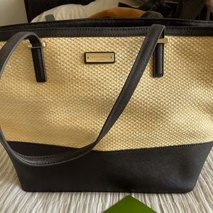 Kate Spade New York

CEDAR STREET STRAW SMALL HARMONY TOTE